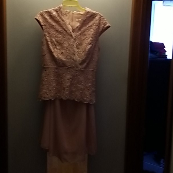 Dress - Picture 1 of 2
